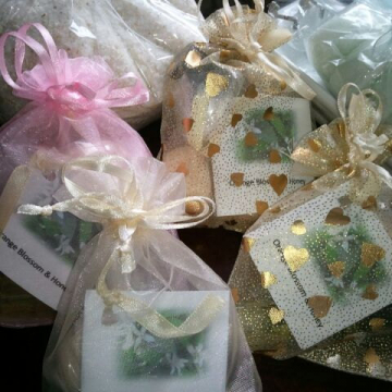 Lot of 4 (U-pick scents) 1/3 oz roll-on perfume with 2 bath bombs matching scent in organza -Teacher/office gifts Lot of 4 (U-pick scents) 1/3 oz roll-on perfume with 2 bath bombs matching scent in organza -Teacher/office gifts