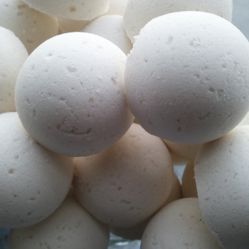 14 bath bombs in Oatmeal, Milk & Honey fragrance, gift bag bath fizzies, great for kids...these smell delicious